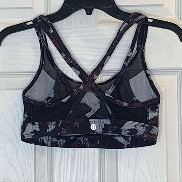 Lululemon Get Down Bra Size 8 - Picture 8 of 8